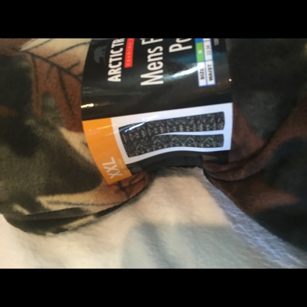 New Men’s Camouflage Fleece Pants - Picture 3 of 3